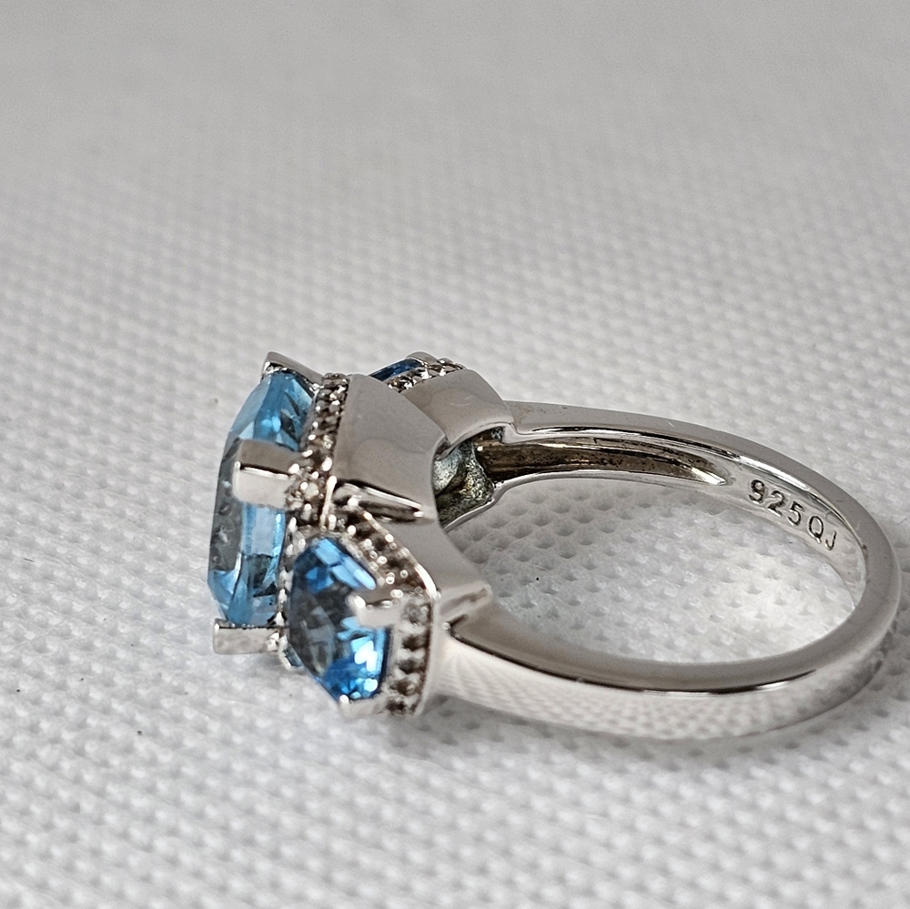 Genuine Swiss Blue Topaz Ring Sterling Silver Size 8! - Picture 5 of 7